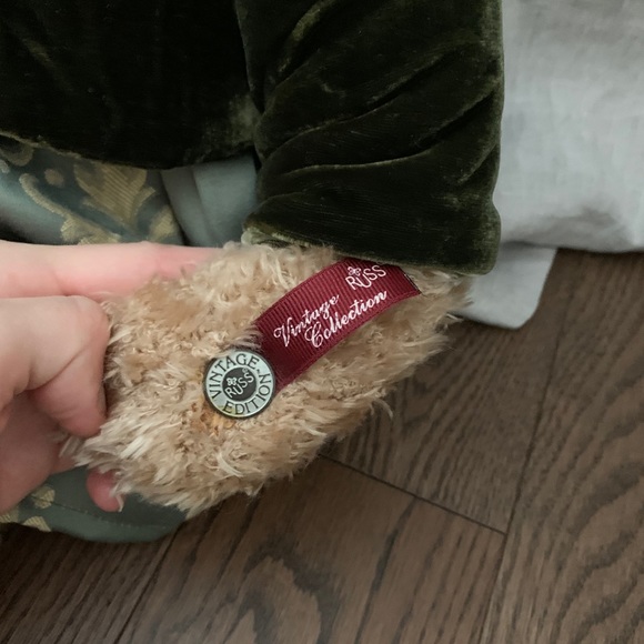 Russ Vintage Heritage Bear: Lady Lynette 🐻 - Picture 4 of 5